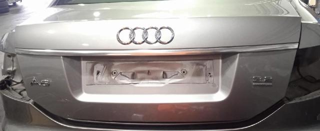 VAG 4F5827023F Tapa del maletero  comprar en Ponferrada
