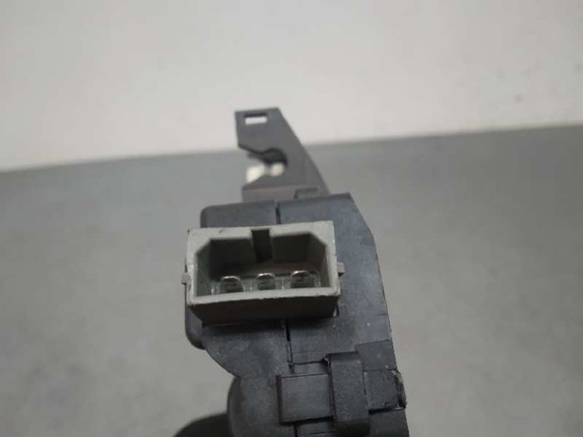 4F5827505 Cerradura de tapa de maletero  comprar en Pontevedra