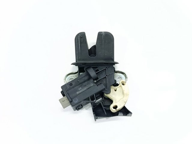 4F5827505 Cerradura de maletero comprar Sevilla