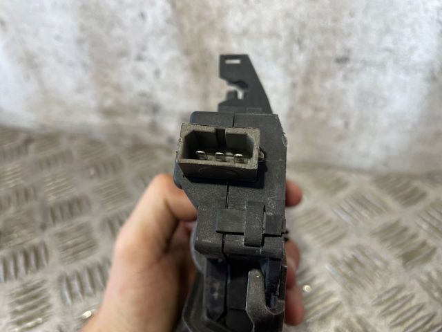 4F5827505C VAG Cerradura de maletero comprar Alcalá