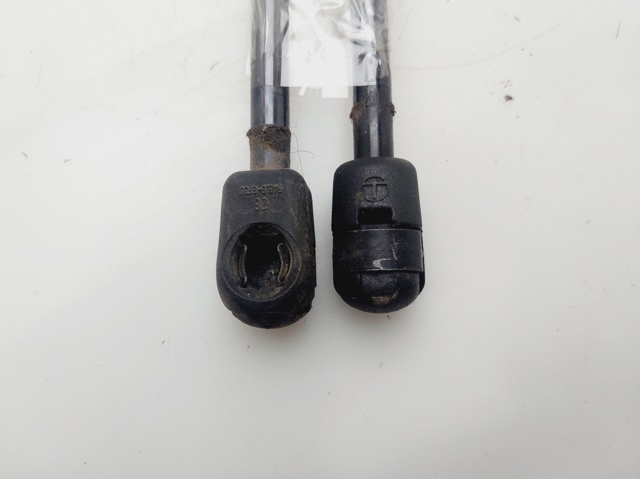 4F5827552B Amortiguador de la tapa del maletero  comprar en Reus
