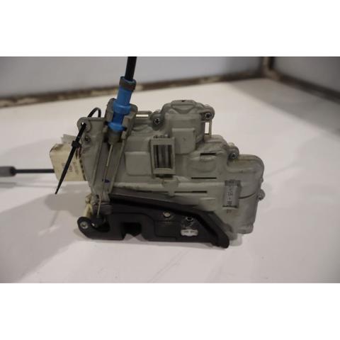 4G0839016B VAG Cerradura de la puerta trasera derecha  comprar en Oviedo