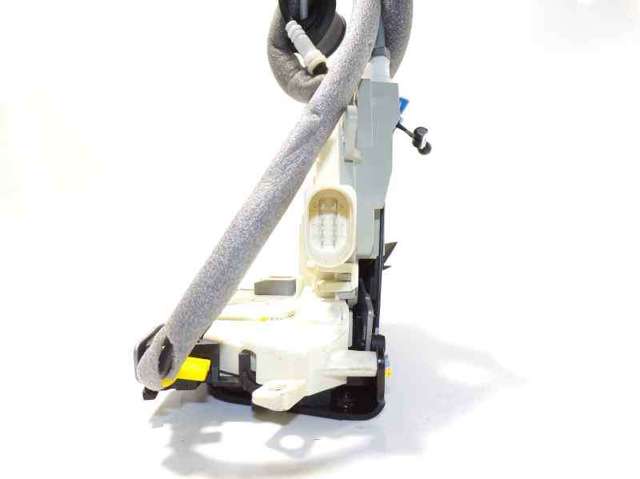VAG 4G0839016E Cerradura de la puerta trasera derecha  en stock Terrassa