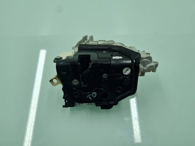 4G0839016E Cerradura de la puerta trasera derecha comprar Sevilla