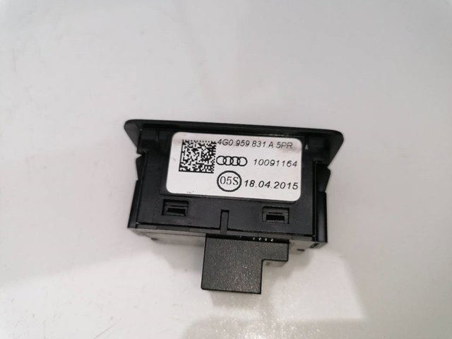 4G0959831A VAG Botón interior de apertura de maletero  en stock Gandía