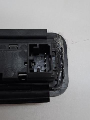 VAG 4G0959831A Botón interior de apertura de maletero  en stock Terrassa