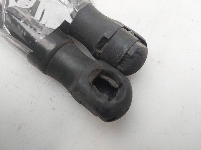 VAG 4G8823359A Amortiguador de capó comprar Pamplona