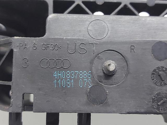4H0837886 Soporte de manija exterior de puerta derecha  comprar en Pontevedra