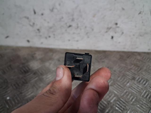 4H0951253A Relé del ventilador  comprar en Pontevedra