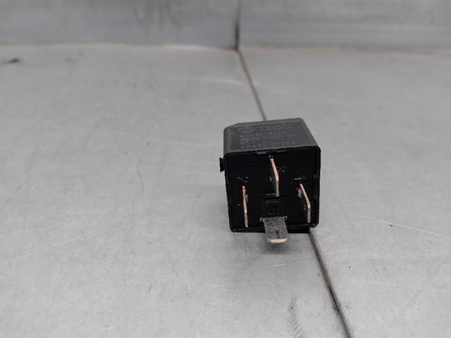 4H0951253A VAG Relé del ventilador  comprar en Oviedo