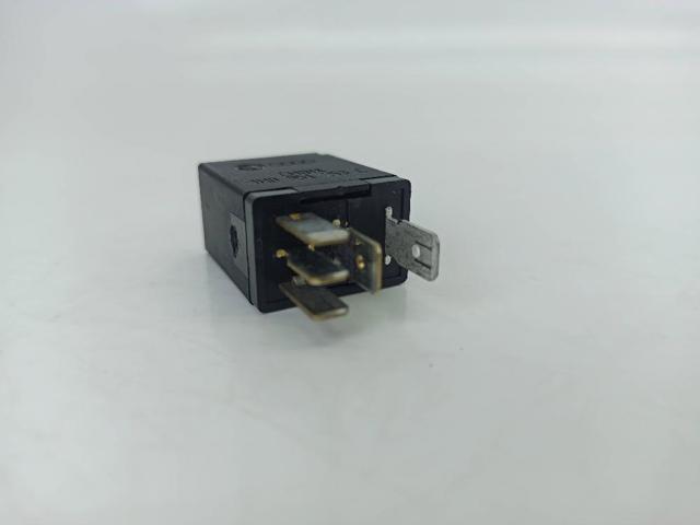 VAG 4H0951253C Relé de arranque  en stock Salamanca