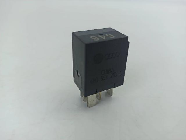 VAG 4H0951253C Relé de arranque  en stock Terrassa