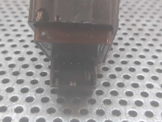 4H0959831B Botón interior de apertura de maletero  comprar en Reus