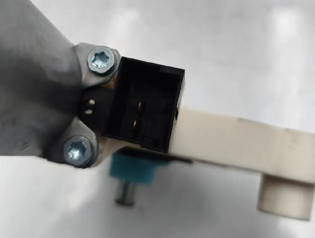 4K0959801 Motor del elevalunas de la puerta delantera izquierda  disponible Burgos