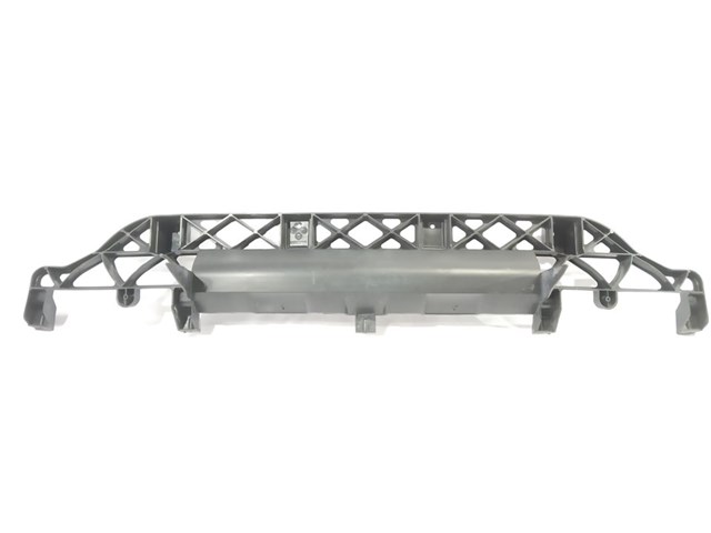 Soporte de guía para parachoques trasero 4L0807329 VAG/Audi