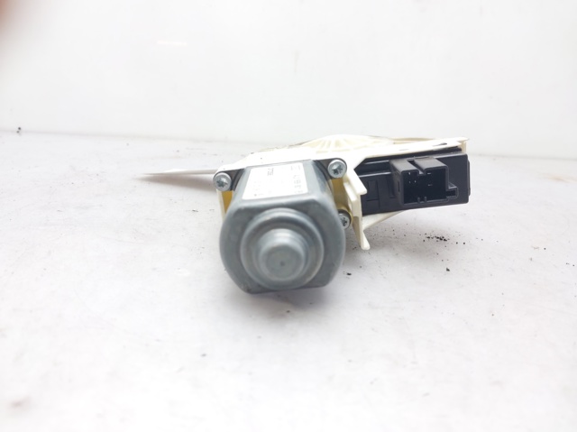 4L0959801B Motor del elevalunas de la puerta trasera izquierda  en stock Sabadell