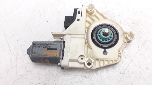 4L0959801B Motor del elevalunas de la puerta trasera izquierda  disponible Utrera