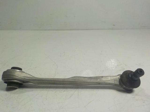 VAG 4M0407506B Brazo superior derecho de la suspensión delantera  en stock Terrassa