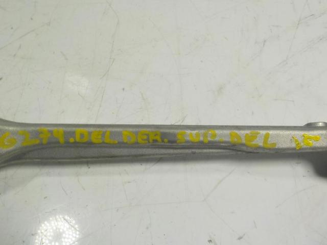 4M0407506B Brazo superior derecho de la suspensión delantera  disponible Málaga