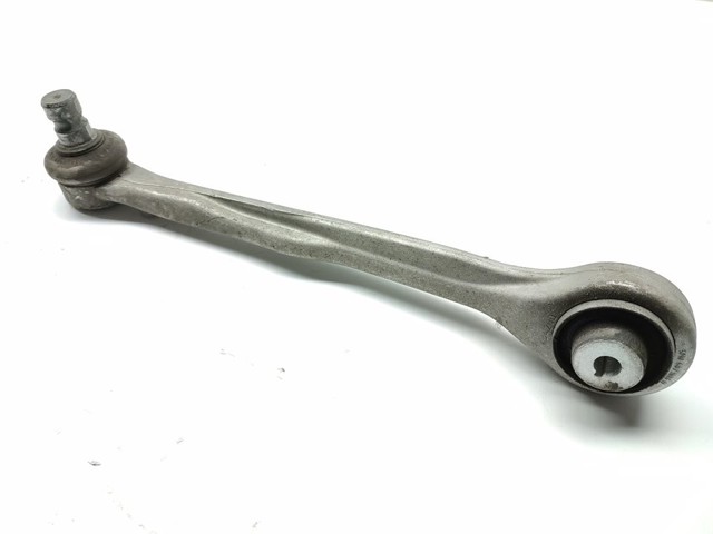4M0407506B Brazo superior derecho de la suspensión delantera  en stock Sabadell