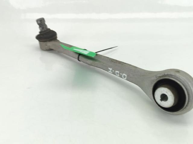 Brazo superior derecho de la suspensión delantera 4M0407506B VAG