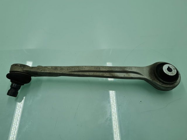 4M0407506B Brazo superior derecho de la suspensión delantera comprar Sevilla