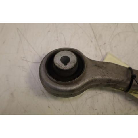 VAG 4M0407510B Brazo superior derecho de la suspensión delantera  en stock Salamanca
