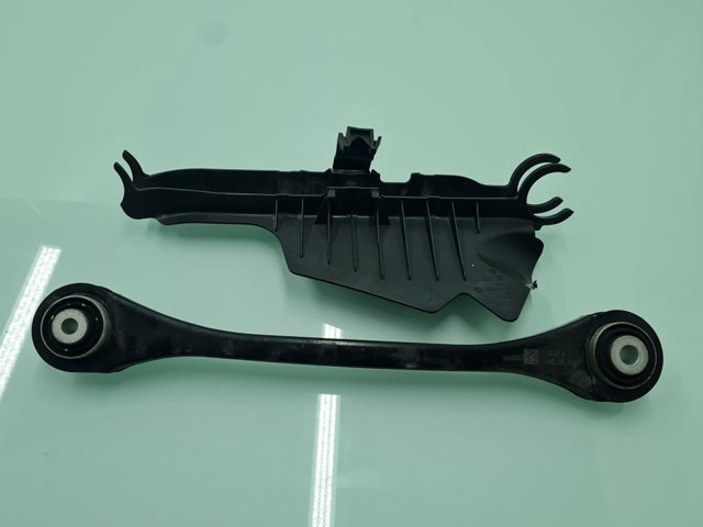 4M0505291D Brazo transversal izquierdo de suspensión trasera  en stock Castellón