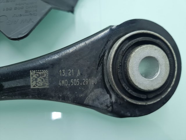 4M0505291D Brazo transversal izquierdo de suspensión trasera  en stock Granada