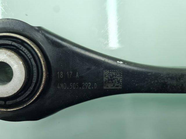 4M0505292D Brazo transversal derecho de suspensión trasera  disponible Utrera