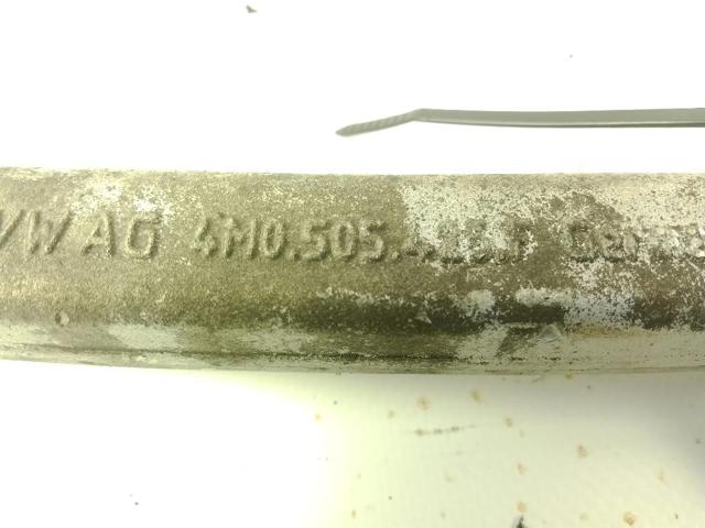 4M0505425F Brazo inferior izquierdo de la suspensión trasera  comprar en Zaragoza