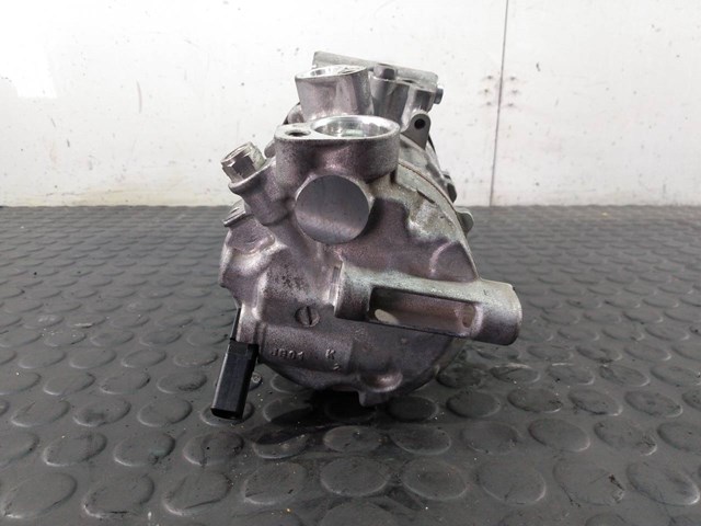4M0816803 VAG Compresor de aire acondicionado  comprar en Oviedo