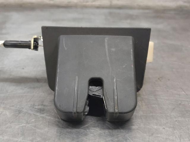 VAG 4M0827506D Cerradura de maletero comprar Pamplona
