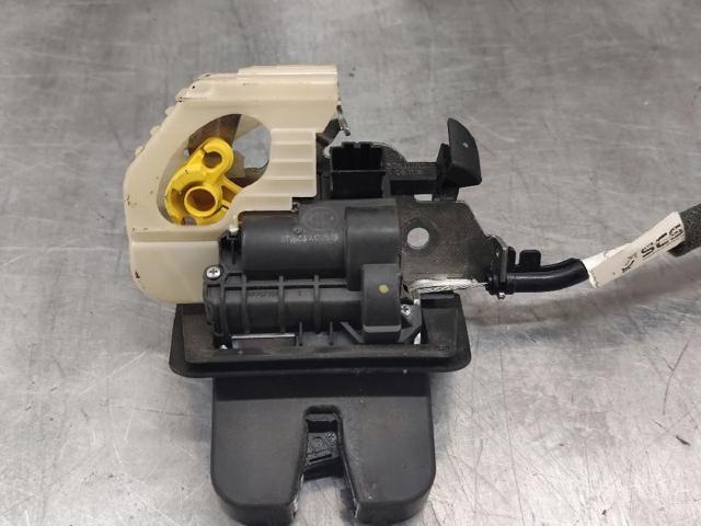 VAG 4M0827506D Cerradura de tapa de maletero  disponible Lugo