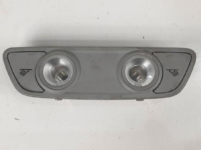 4M0947111 Luz interior trasera  en stock Sabadell