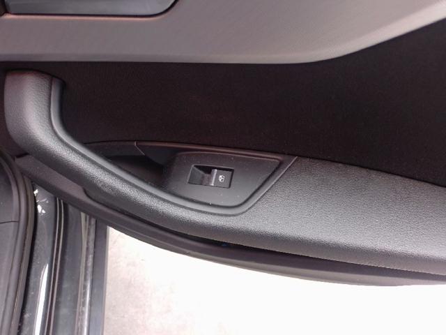 VAG 4M0959855 Botón de elevalunas delantero derecho  en stock Salamanca