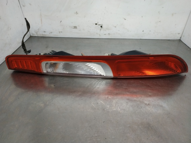 4M5113404A FORD Piloto trasero derecho comprar Bilbao
