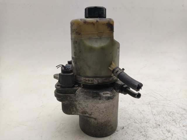 FORD 4M513K514AD Bomba de dirección asistida  comprar en Ponferrada