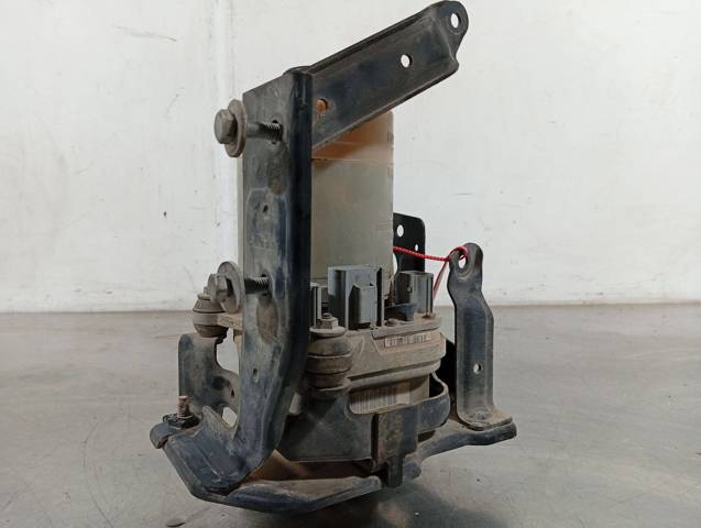 FORD 4M513K514BD Bomba de dirección asistida  disponible España