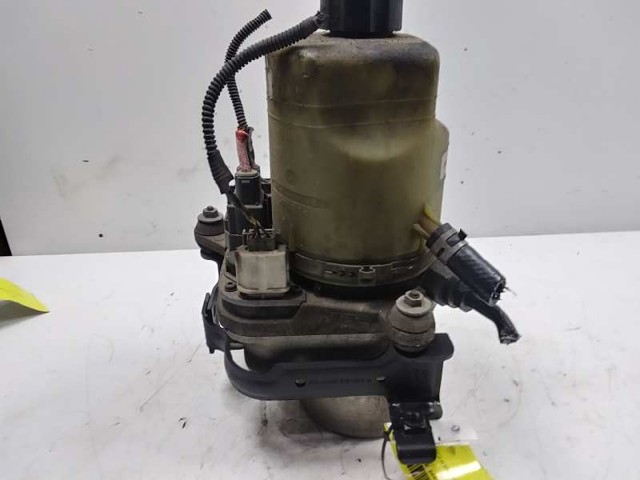 4M513K514CA FORD Bomba de dirección comprar Bilbao