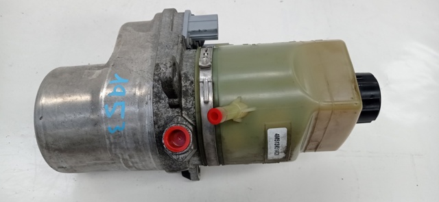 FORD 4M513K514CB Bomba de dirección  en stock Terrassa