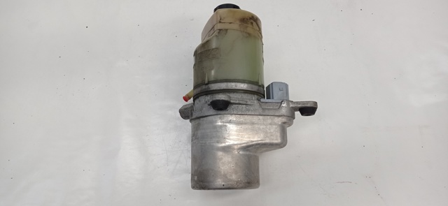 FORD 4M513K514CB Bomba de dirección  en stock Valencia