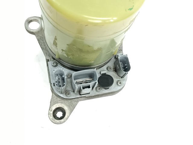 FORD 4M513K514CC Bomba de dirección  en stock Salamanca
