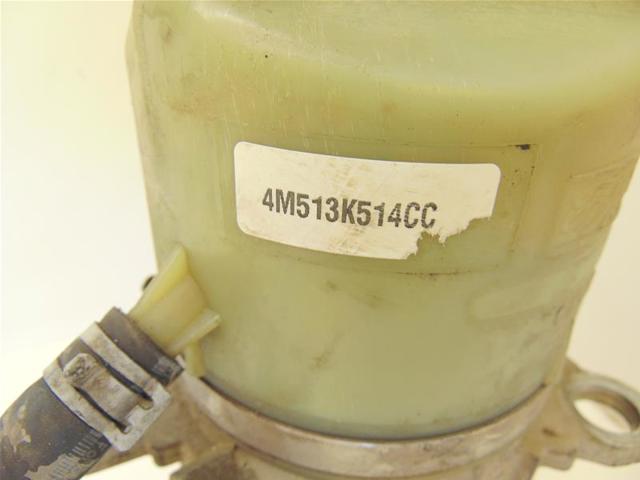 FORD 4M513K514CC Bomba de dirección  en stock Terrassa