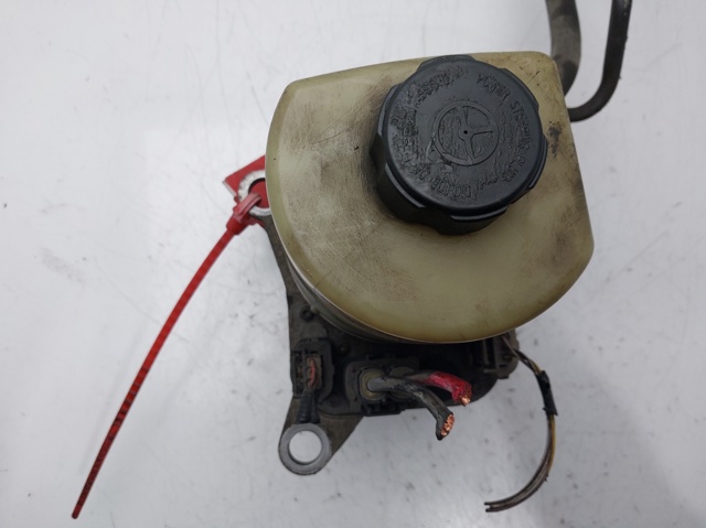 FORD 4M513K514CC Bomba de dirección asistida  comprar en Ponferrada