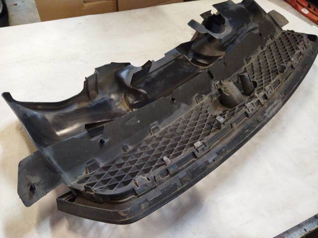FORD 4M518138AE Parrilla comprar Tarragona