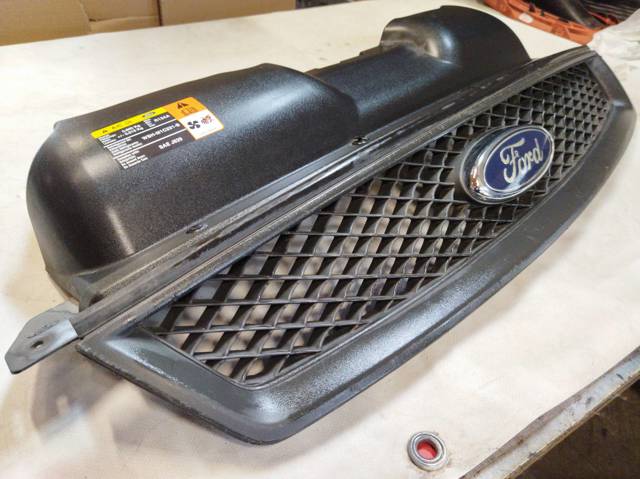 FORD 4M518138AE Parrilla del radiador  comprar en Ponferrada