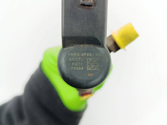 4M5Q9F593AD Inyector de combustible  disponible Burgos