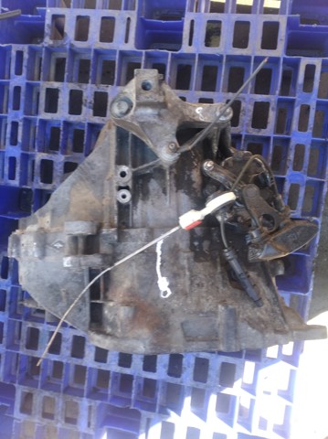 4M5R7002CD Ford