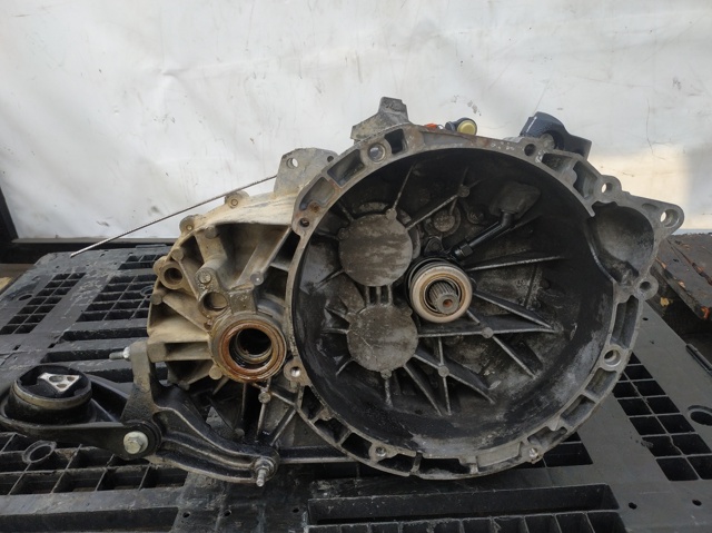 4M5R7002CE Ford